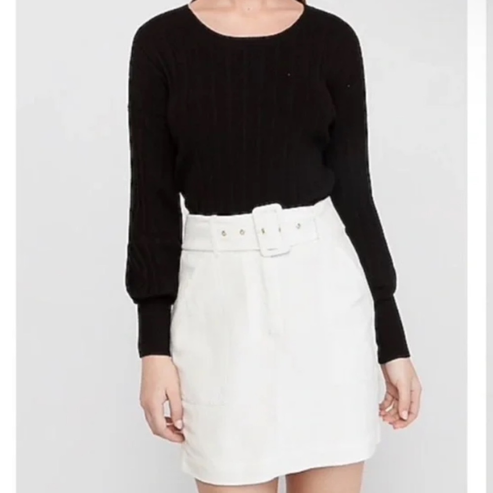 Express White Soft Jean High Waisted Short Skirt with pockets White Gold Belt